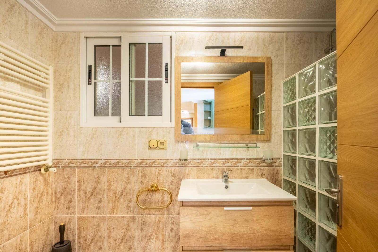 6 Zimmer Villa zu verkaufen in El Chaparral mit Pool Garage - 645.000 € (Ref: 9586632)