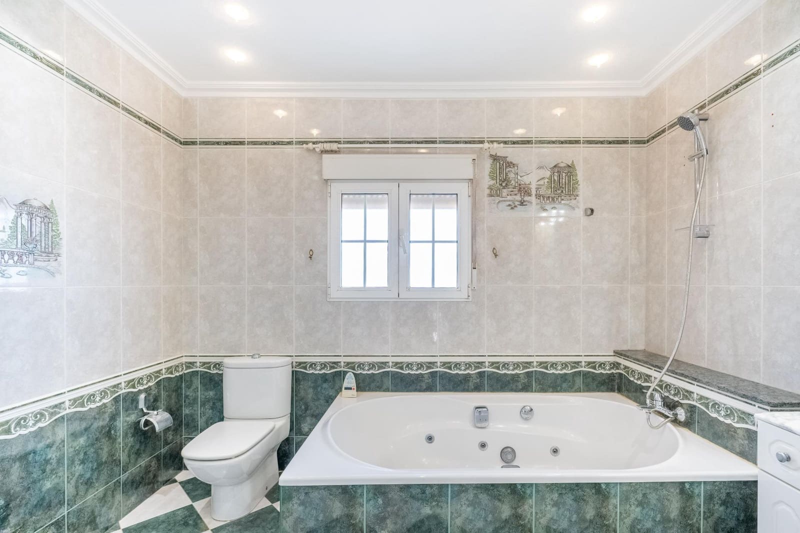 6 bedroom Villa for sale in El Chaparral with pool garage - € 645,000 (Ref: 9586632)