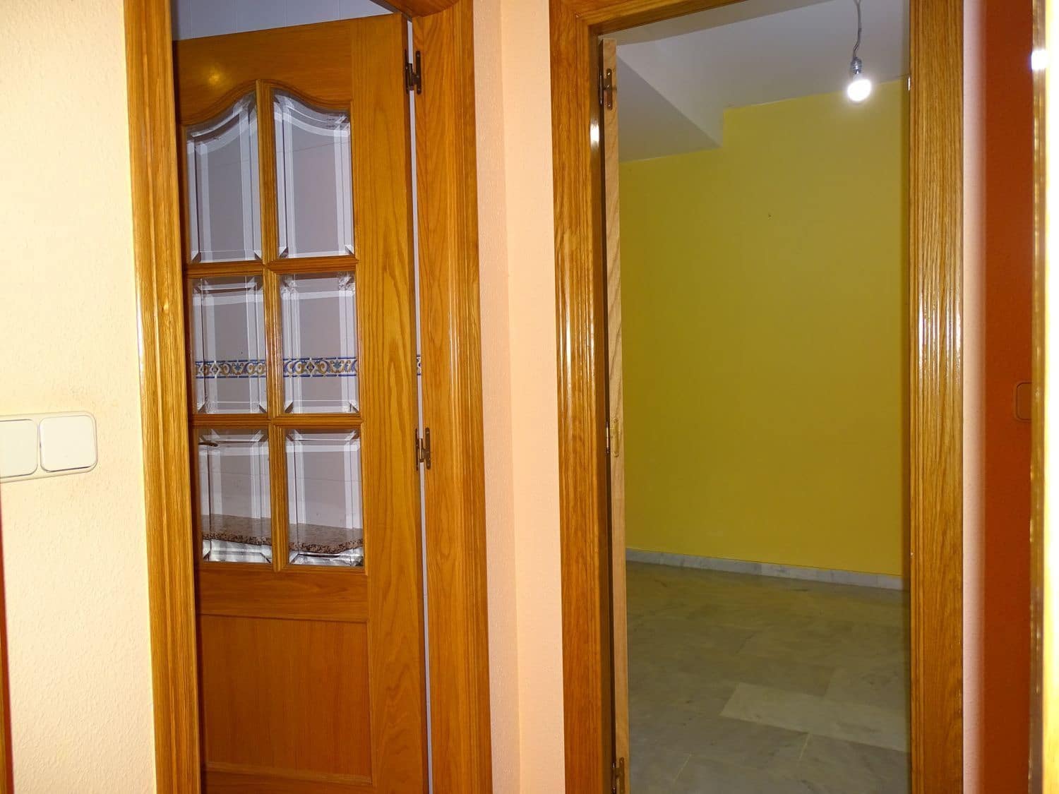 4 bedroom Flat for sale in Granada city with garage - € 245,000 (Ref: 9611643)