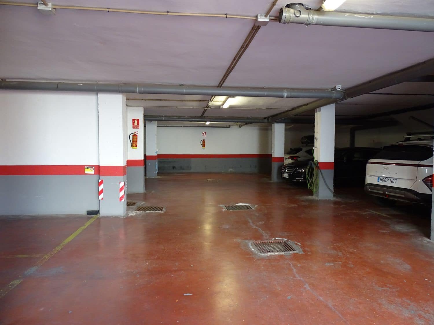 4 bedroom Flat for sale in Granada city with garage - € 245,000 (Ref: 9611643)