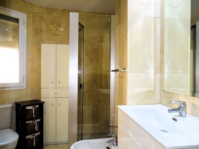 3 bedroom Flat for sale in Granada city - € 389,000 (Ref: 9611644)