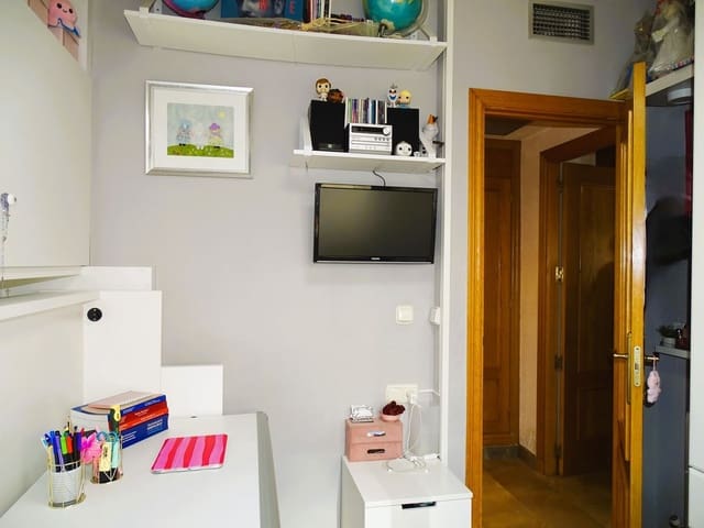 3 bedroom Flat for sale in Granada city - € 389,000 (Ref: 9611644)