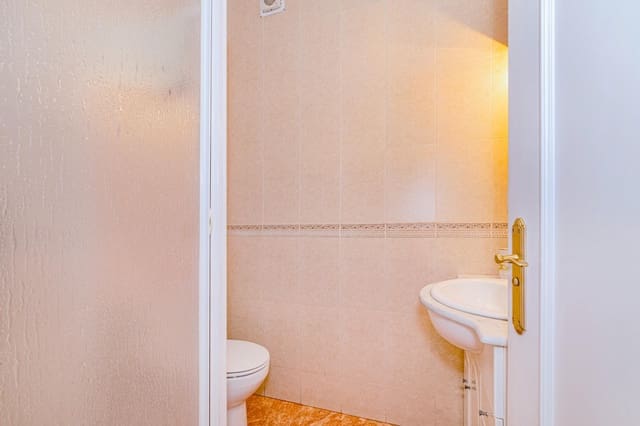 4 chambre Villa/Maison Semi-Mitoyenne à vendre à Alomartes, Illora avec garage - 215 000 € (Ref: 9611645)