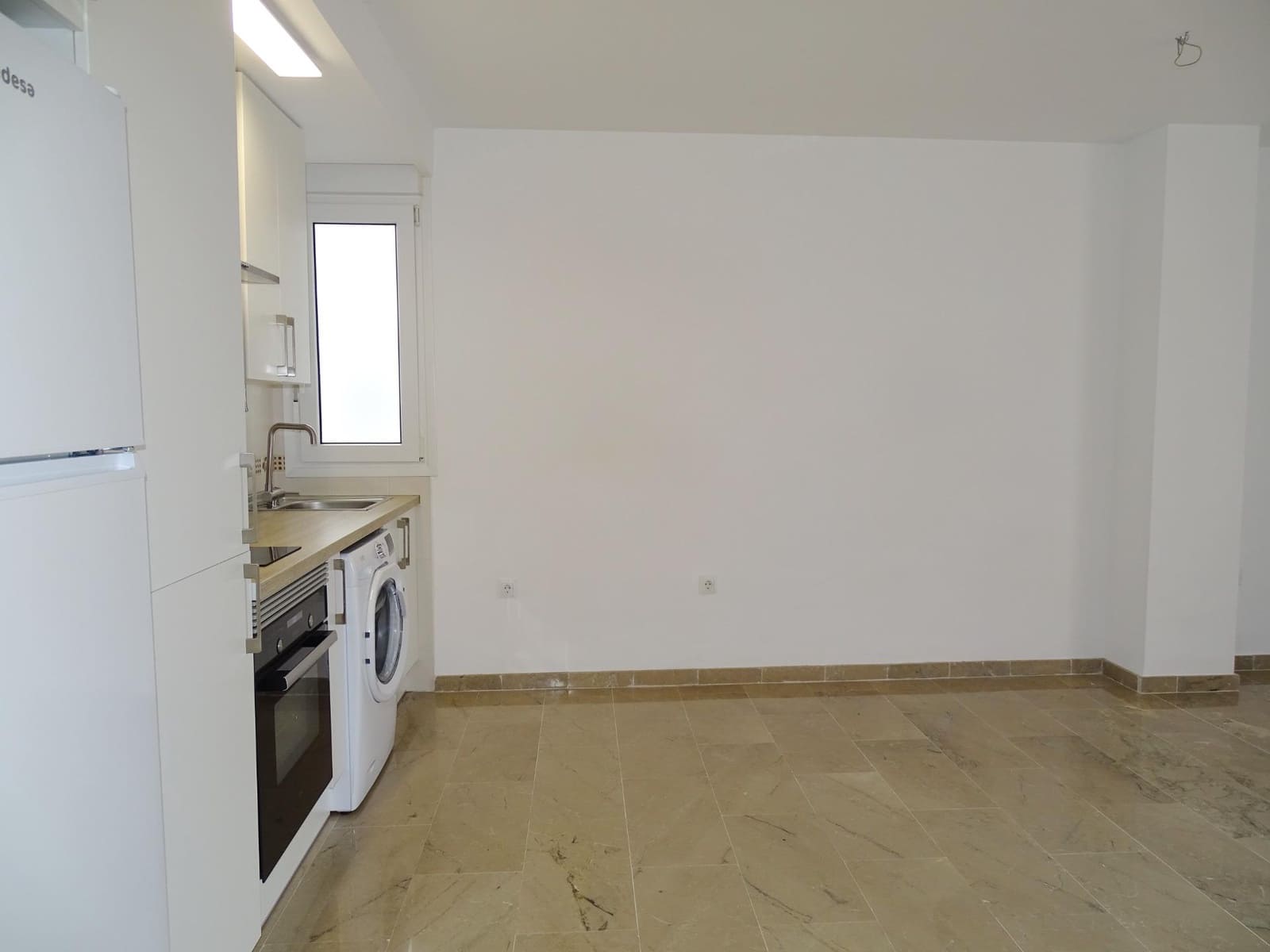 1 bedroom Penthouse for sale in Churriana de la Vega with garage - € 160,000 (Ref: 9611647)