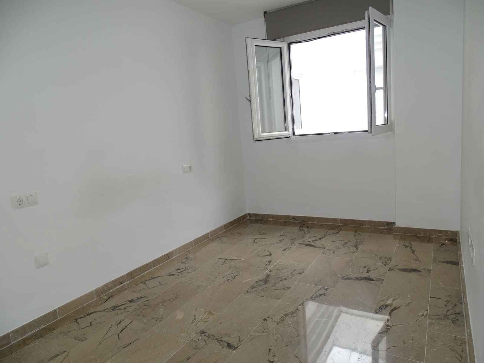 1 bedroom Penthouse for sale in Churriana de la Vega with garage - € 160,000 (Ref: 9611647)