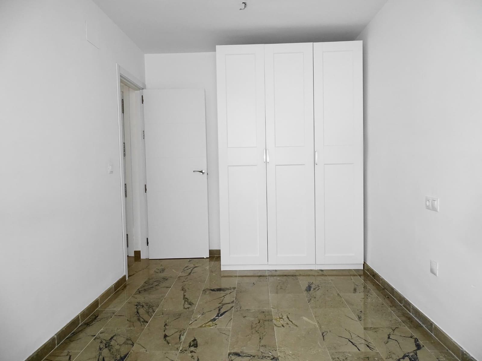 1 bedroom Penthouse for sale in Churriana de la Vega with garage - € 160,000 (Ref: 9611647)