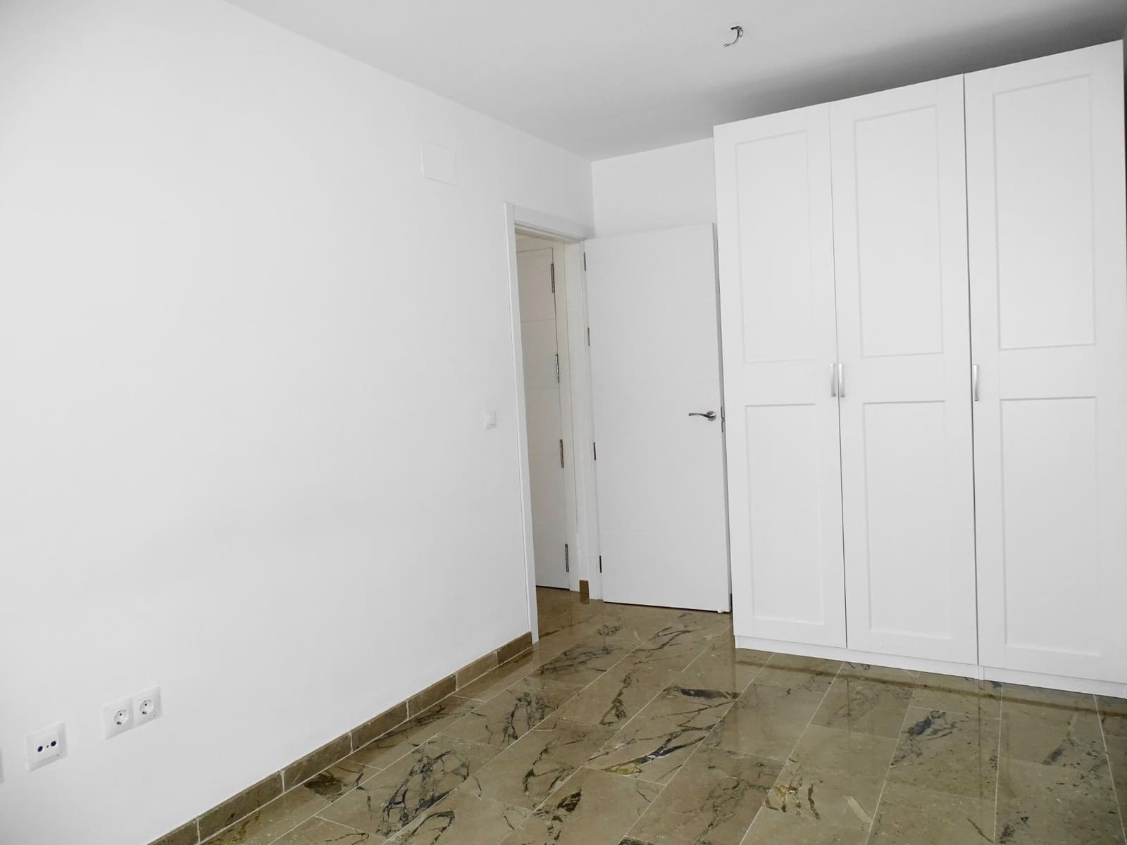 1 bedroom Penthouse for sale in Churriana de la Vega with garage - € 160,000 (Ref: 9611647)