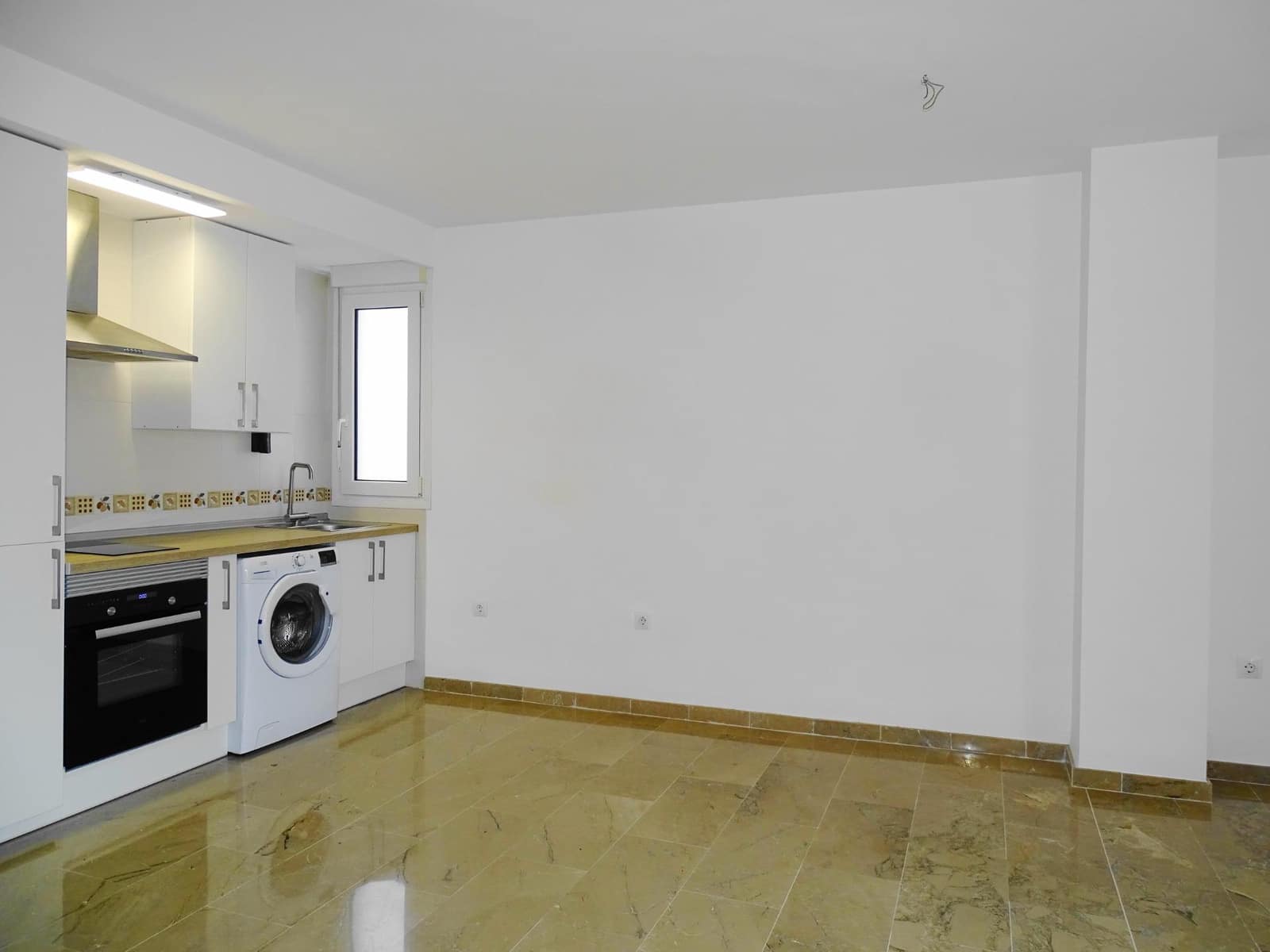 1 bedroom Penthouse for sale in Churriana de la Vega with garage - € 160,000 (Ref: 9611647)