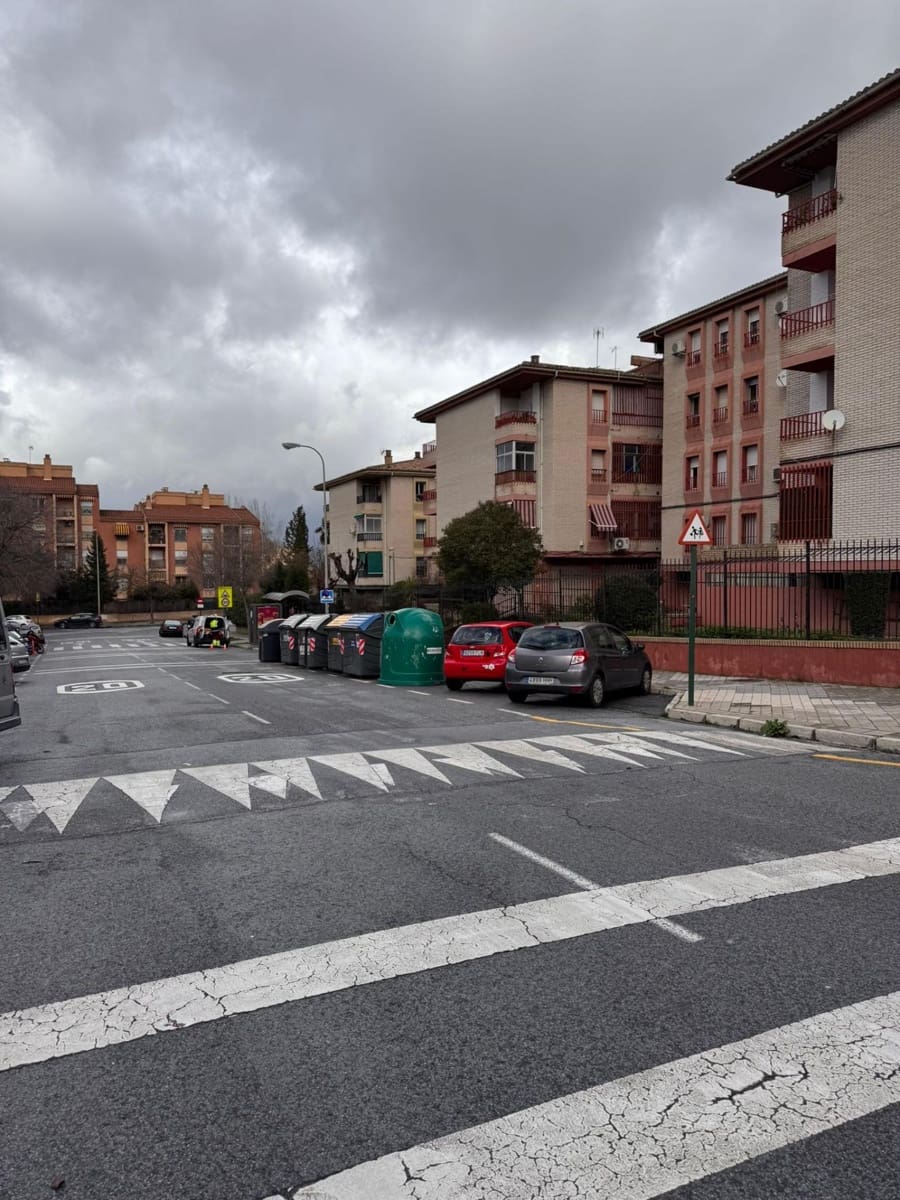 Commercial for sale in Granada city - € 60,000 (Ref: 9611650)