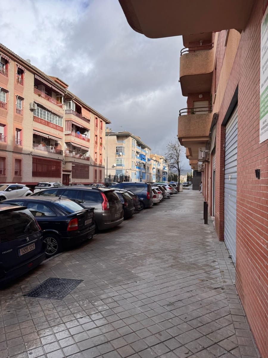 Commercial for sale in Granada city - € 60,000 (Ref: 9611650)