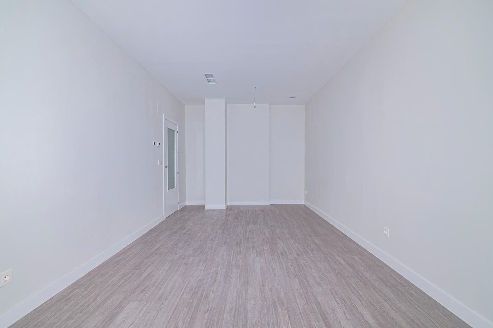 4 bedroom Flat for sale in Granada city with pool garage - € 395,000 (Ref: 9611651)