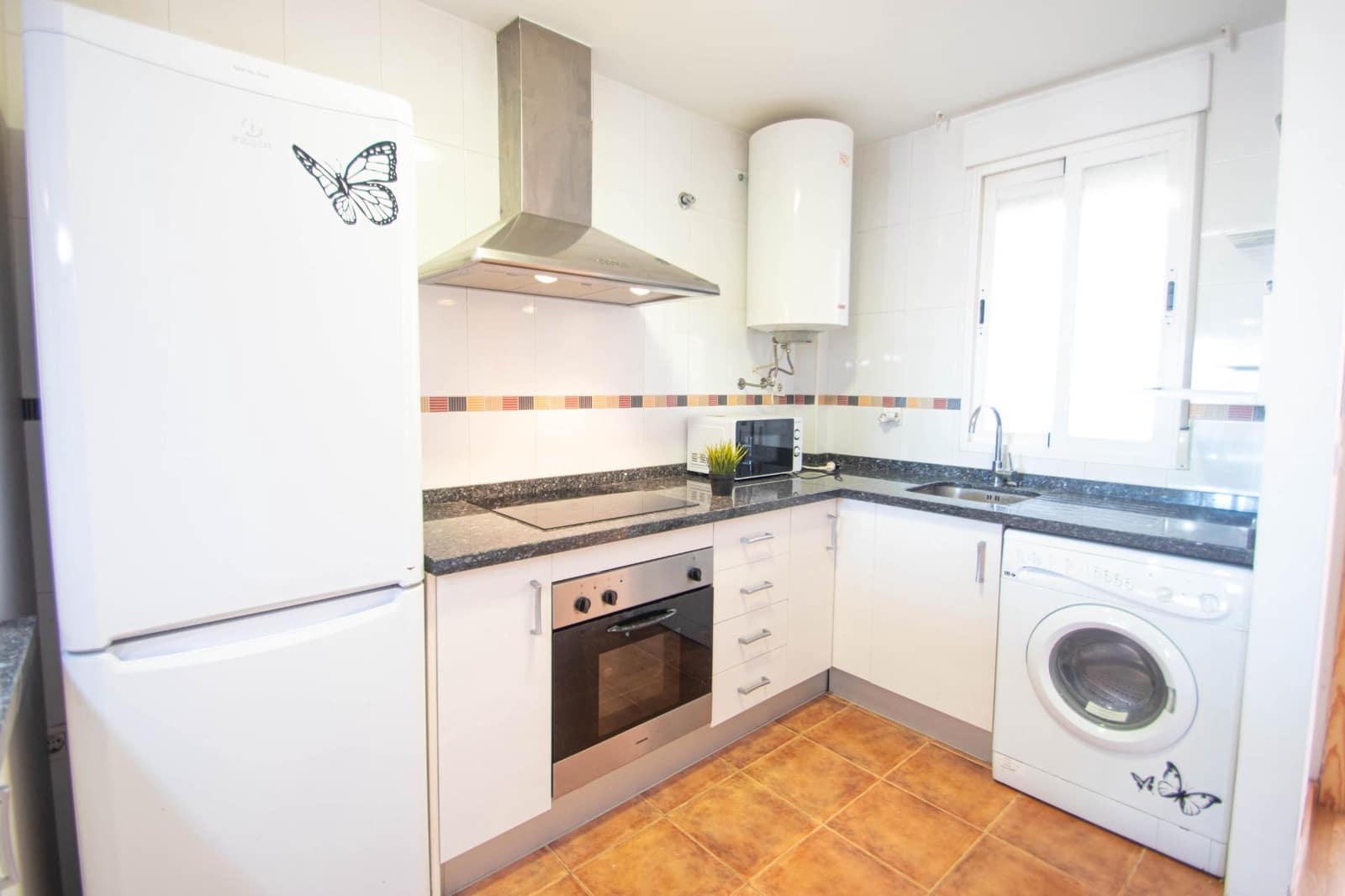 Piso de 2 habitaciones en La Zubia en venta con garaje - 139.999 € (Ref: 9625808)