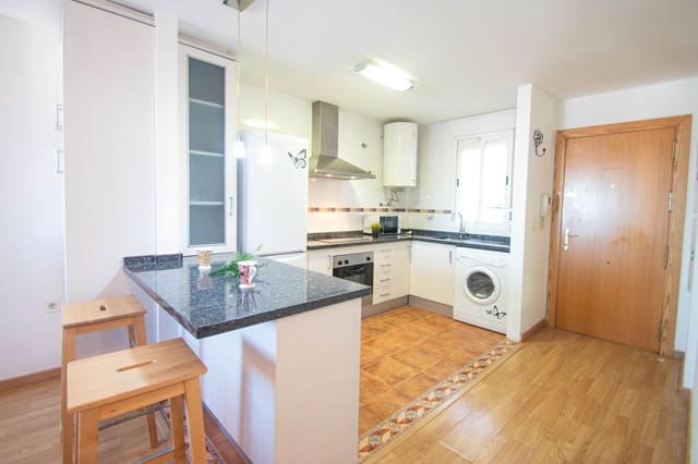 Piso de 2 habitaciones en La Zubia en venta con garaje - 139.999 € (Ref: 9625808)