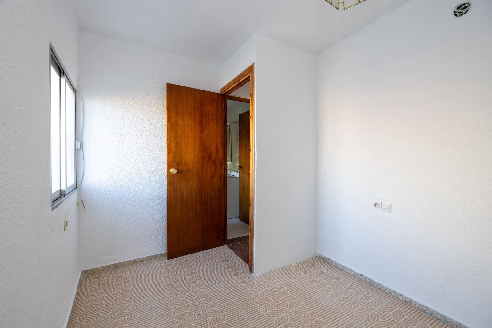Apartamento de 4 habitaciones en Cenes de la Vega en venta - 148.000 € (Ref: 9634415)