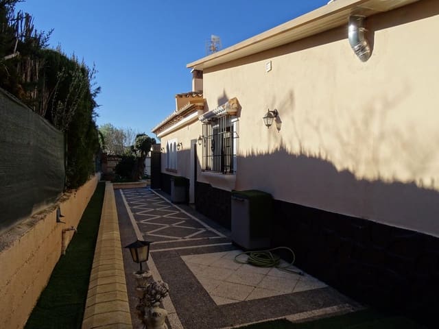 5 slaapkamer Villa te koop in Atarfe met zwembad garage - € 450.000 (Ref: 9637718)