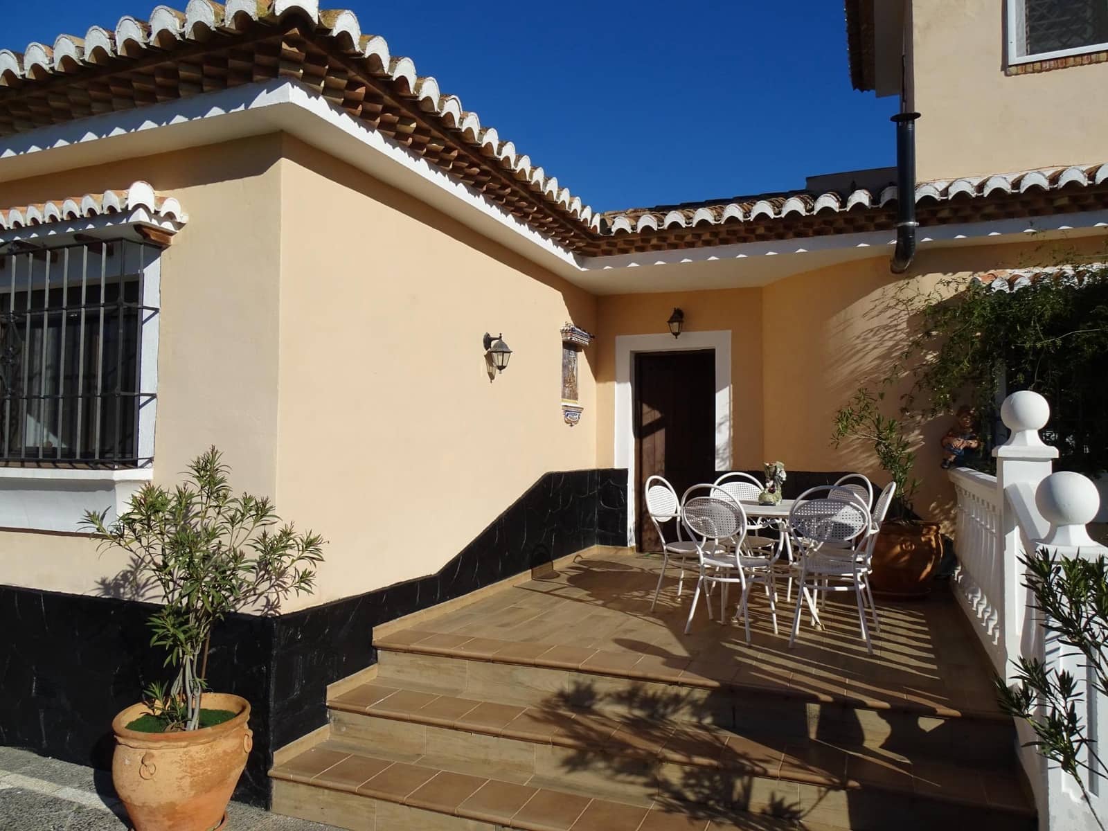 5 slaapkamer Villa te koop in Atarfe met zwembad garage - € 450.000 (Ref: 9637718)