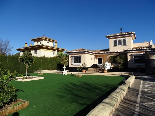 5 slaapkamer Villa te koop in Atarfe met zwembad garage - € 450.000 (Ref: 9637718)