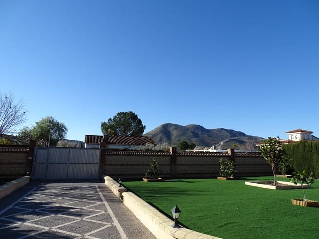 5 slaapkamer Villa te koop in Atarfe met zwembad garage - € 450.000 (Ref: 9637718)