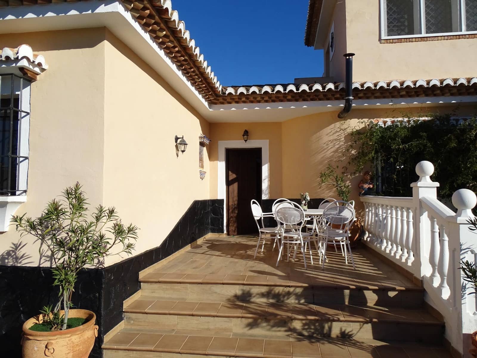 5 slaapkamer Villa te koop in Atarfe met zwembad garage - € 450.000 (Ref: 9637718)