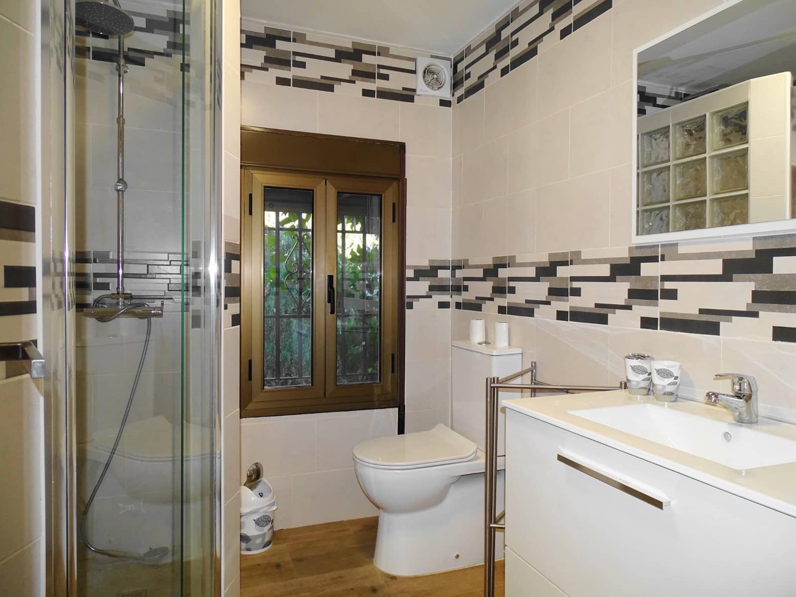 5 slaapkamer Villa te koop in Atarfe met zwembad garage - € 450.000 (Ref: 9637718)