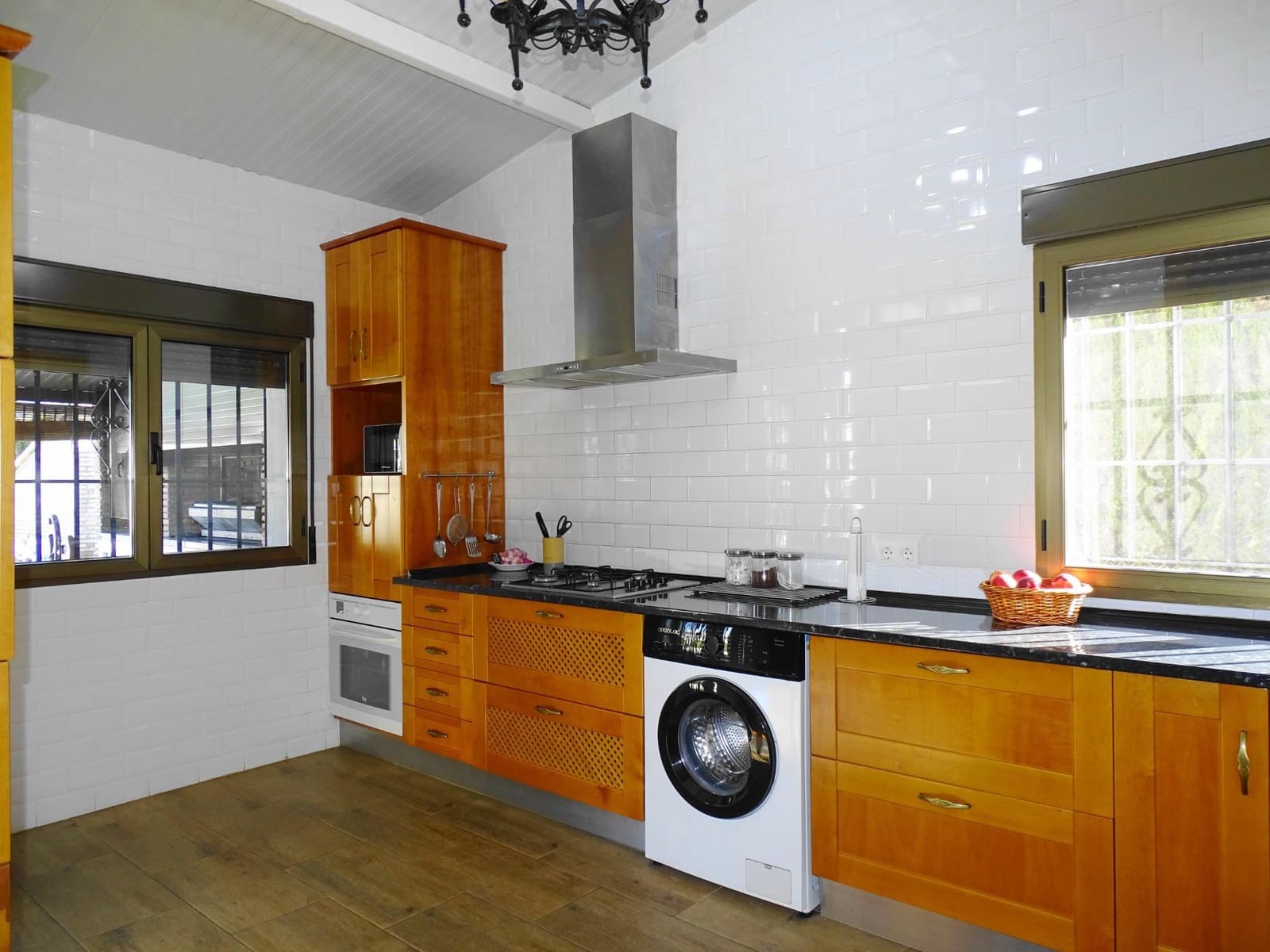 5 slaapkamer Villa te koop in Atarfe met zwembad garage - € 450.000 (Ref: 9637718)