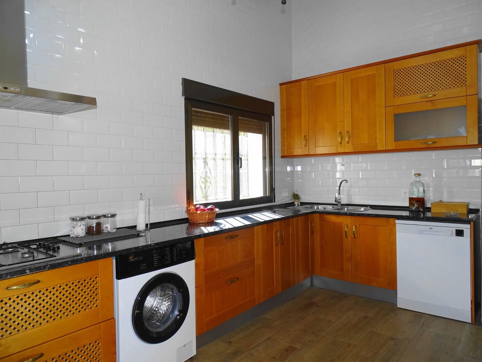 5 slaapkamer Villa te koop in Atarfe met zwembad garage - € 450.000 (Ref: 9637718)