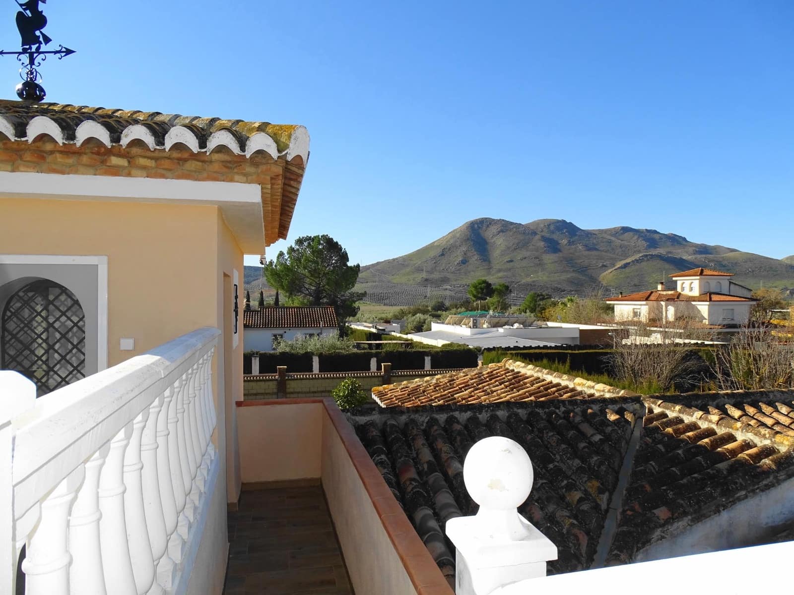 5 slaapkamer Villa te koop in Atarfe met zwembad garage - € 450.000 (Ref: 9637718)