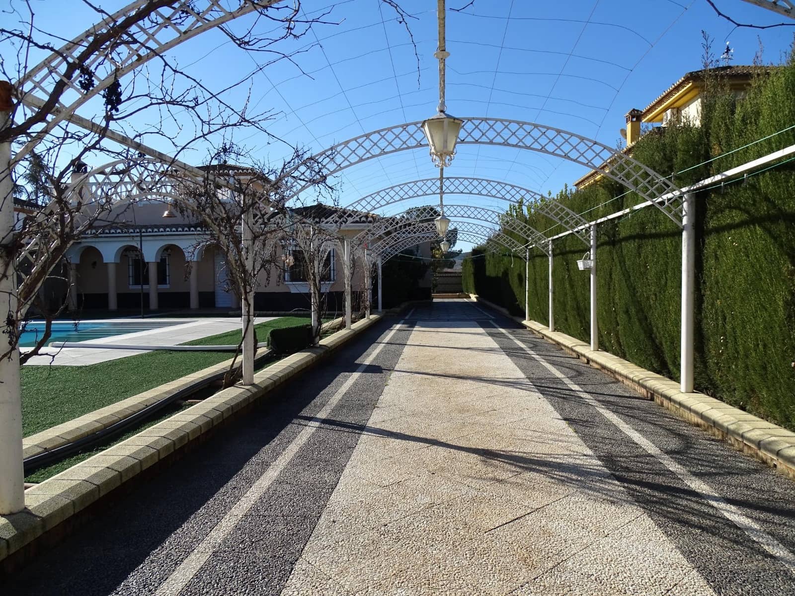 5 slaapkamer Villa te koop in Atarfe met zwembad garage - € 450.000 (Ref: 9637718)