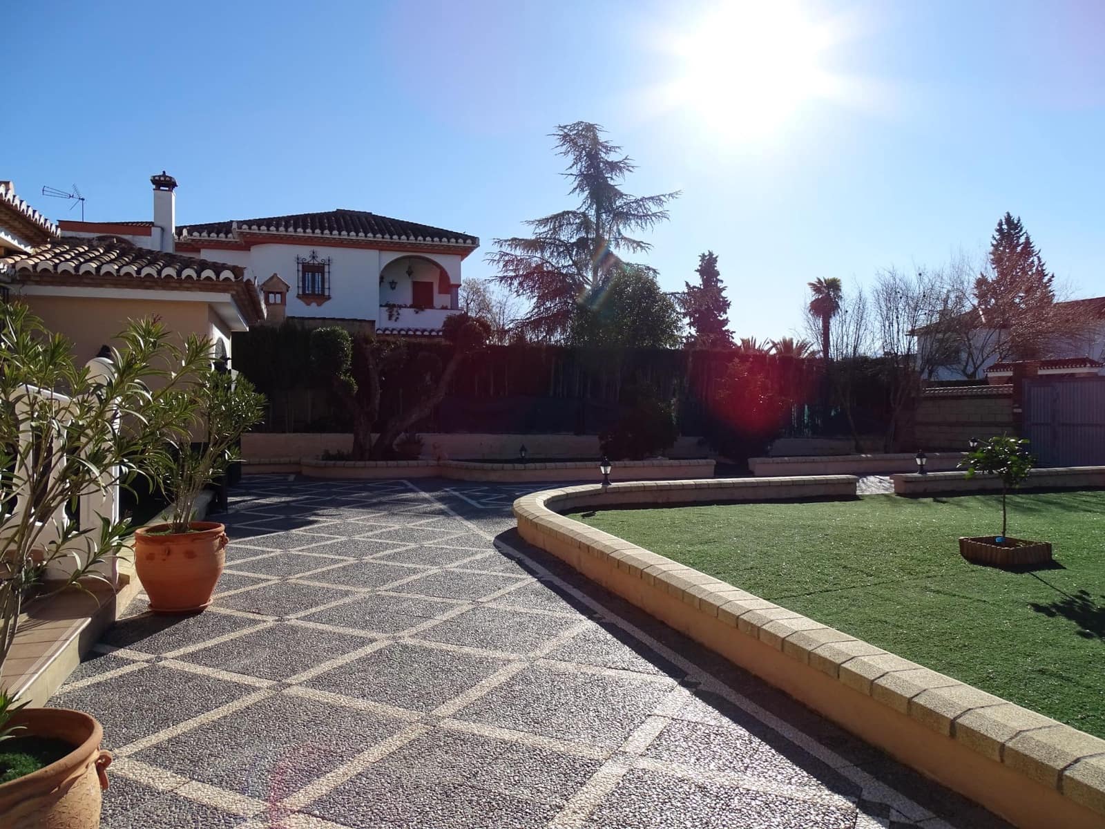 5 slaapkamer Villa te koop in Atarfe met zwembad garage - € 450.000 (Ref: 9637718)