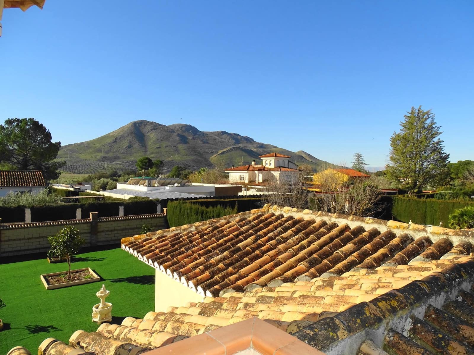 5 slaapkamer Villa te koop in Atarfe met zwembad garage - € 450.000 (Ref: 9637718)