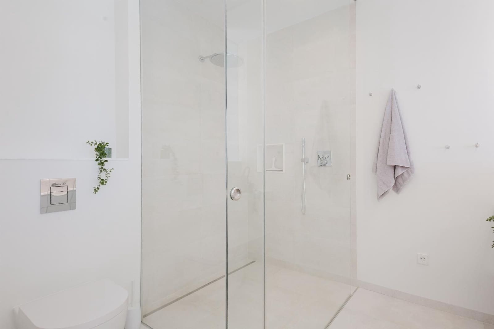 5 quarto Moradia para venda em Las Colinas Golf com piscina garagem - 2 700 000 € (Ref: 9674352)