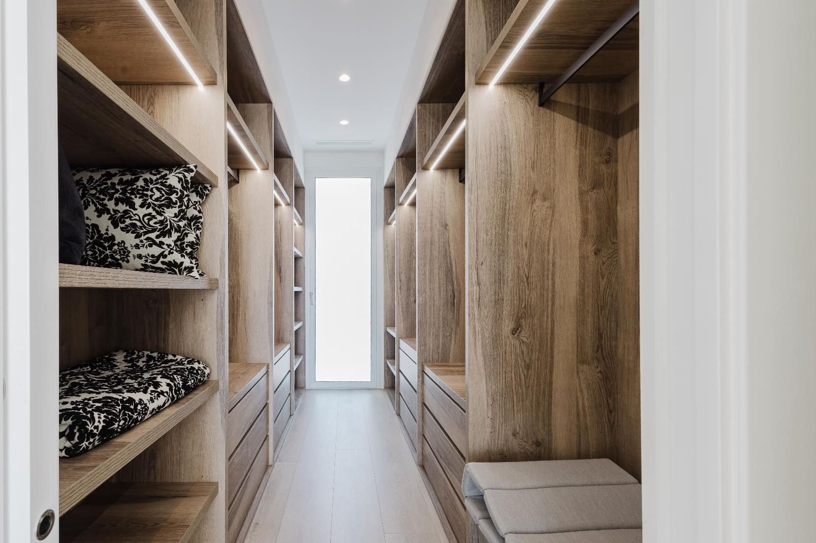 5 quarto Moradia para venda em Las Colinas Golf com piscina garagem - 2 700 000 € (Ref: 9674352)