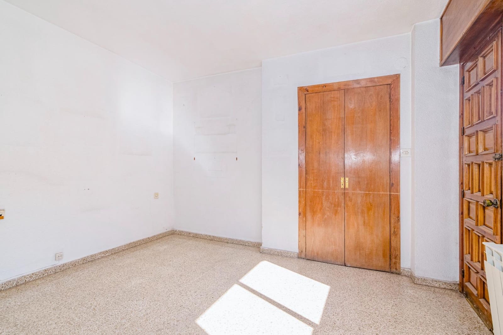 Piso de 5 habitaciones en Granada ciudad en venta - 360.000 € (Ref: 9674360)