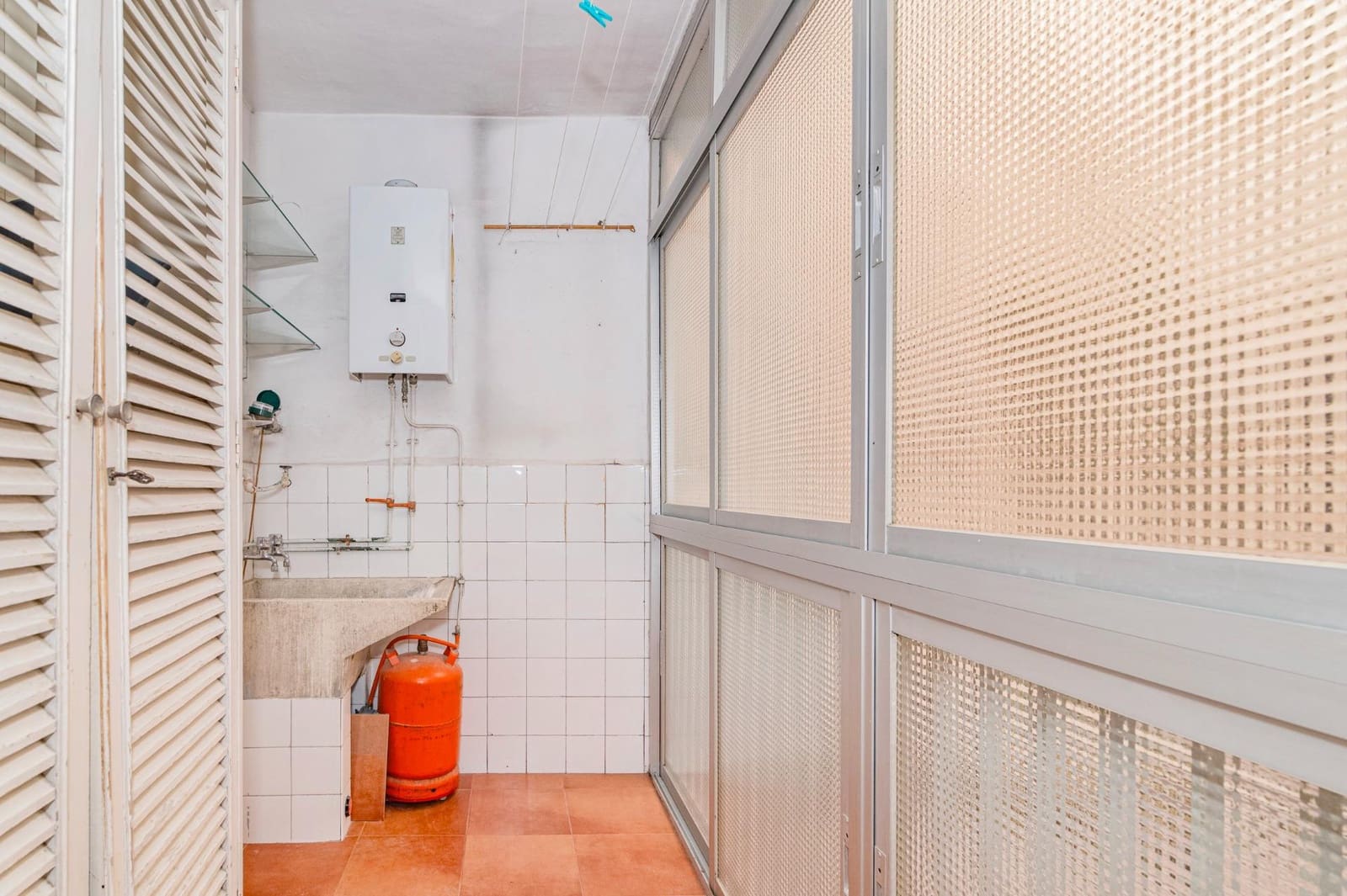 Piso de 5 habitaciones en Granada ciudad en venta - 360.000 € (Ref: 9674360)