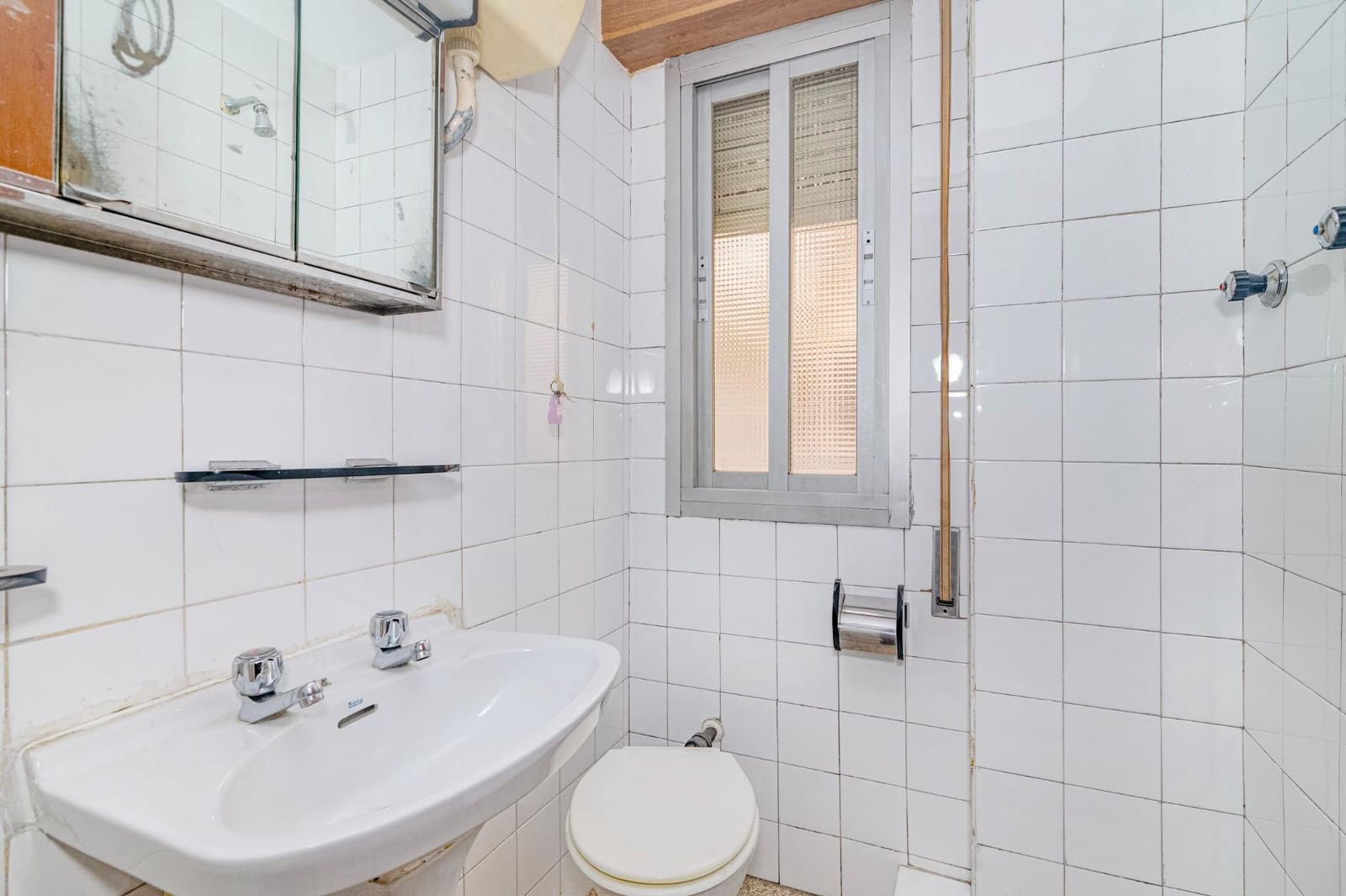 Piso de 5 habitaciones en Granada ciudad en venta - 360.000 € (Ref: 9674360)