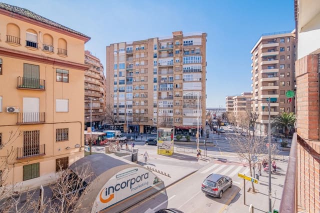 Piso de 5 habitaciones en Centro, Granada ciudad en venta - 360.000 € (Ref: 9674360)
