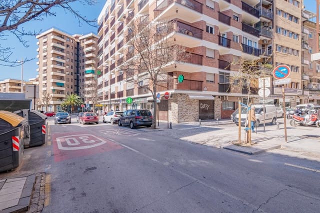 Piso de 5 habitaciones en Centro, Granada ciudad en venta - 360.000 € (Ref: 9674360)