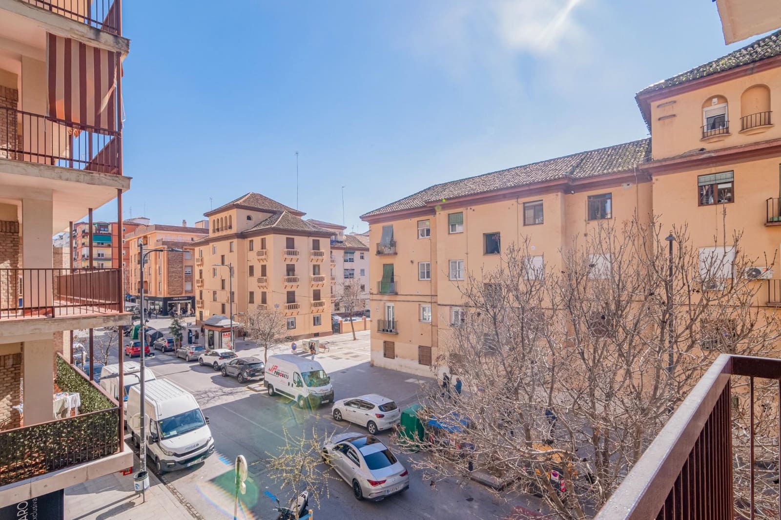 Piso de 5 habitaciones en Granada ciudad en venta - 360.000 € (Ref: 9674360)