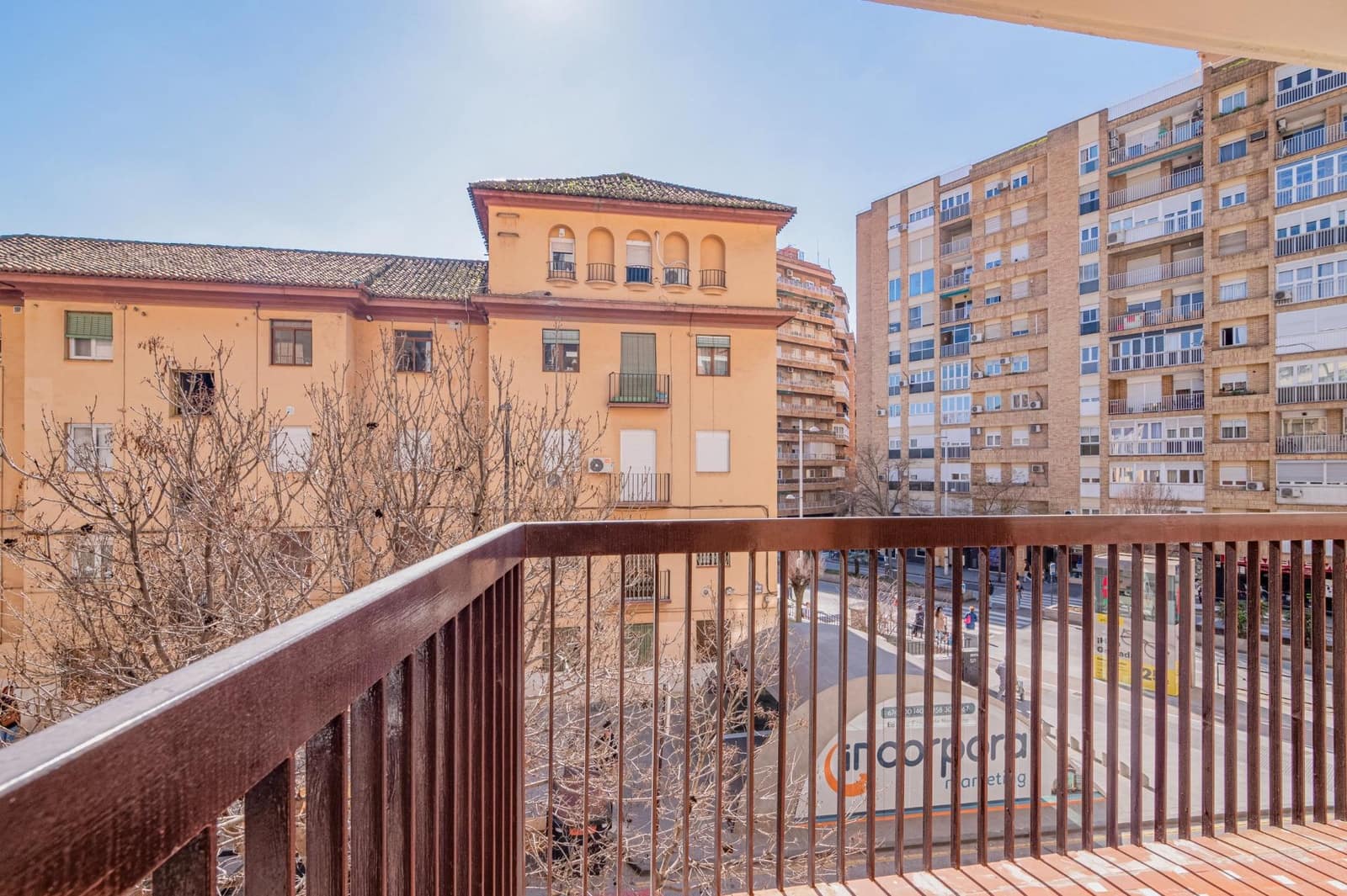 Piso de 5 habitaciones en Granada ciudad en venta - 360.000 € (Ref: 9674360)