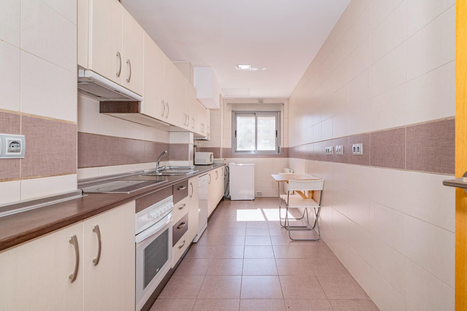 2 slaapkamer Flat te koop in Granada stad met zwembad garage - € 362.000 (Ref: 9674361)