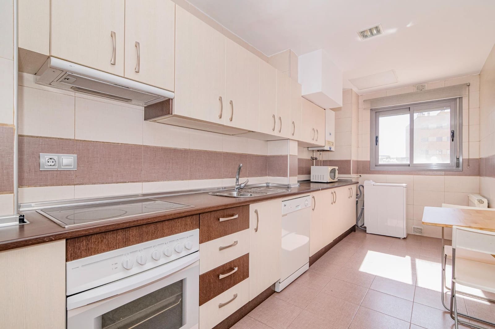 2 slaapkamer Flat te koop in Granada stad met zwembad garage - € 362.000 (Ref: 9674361)