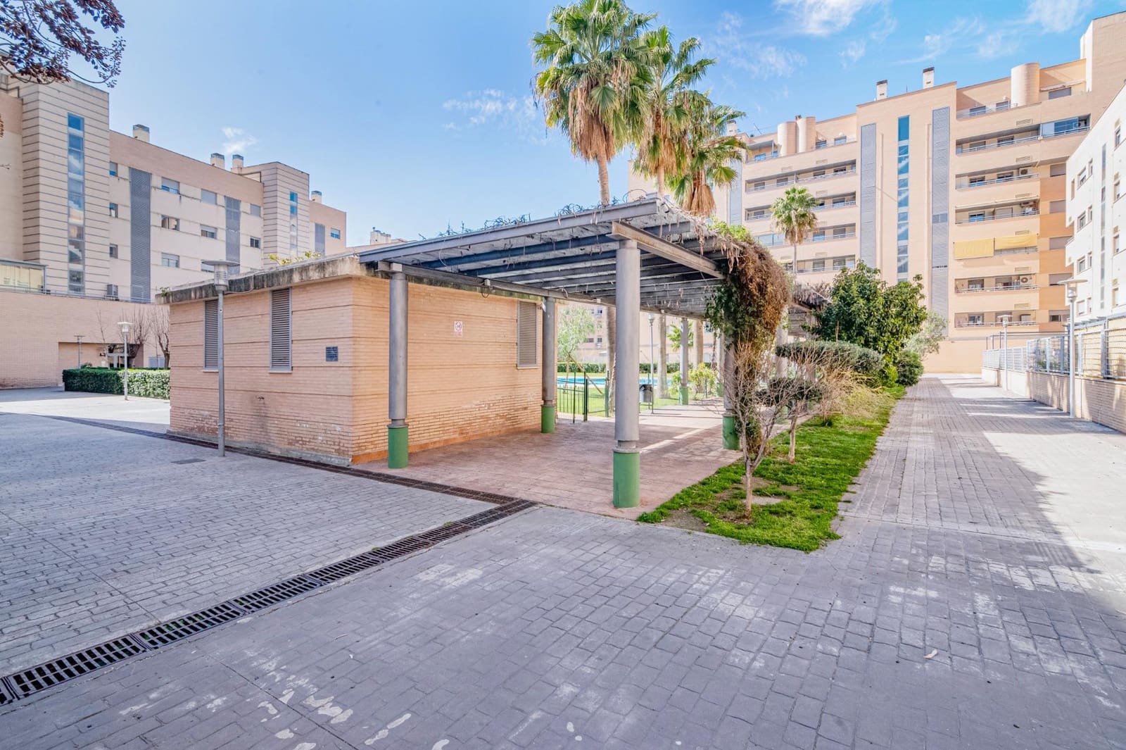 2 slaapkamer Flat te koop in Granada stad met zwembad garage - € 362.000 (Ref: 9674361)