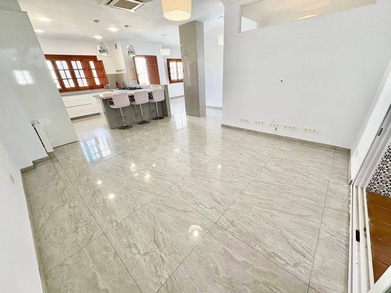 2 bedroom Terraced Villa for sale in Salobrena with garage - € 285,000 (Ref: 9674363)