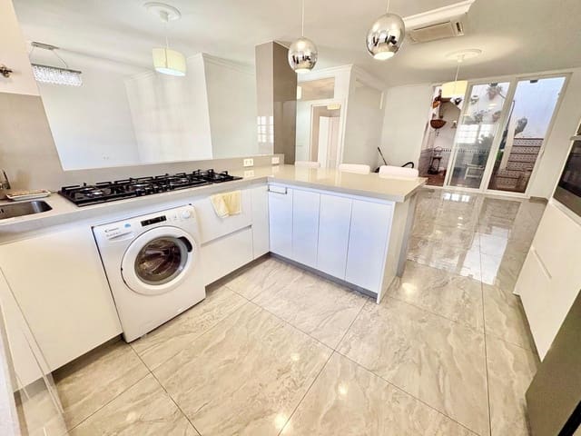 2 bedroom Terraced Villa for sale in Salobreña with garage - € 285,000 (Ref: 9674363)