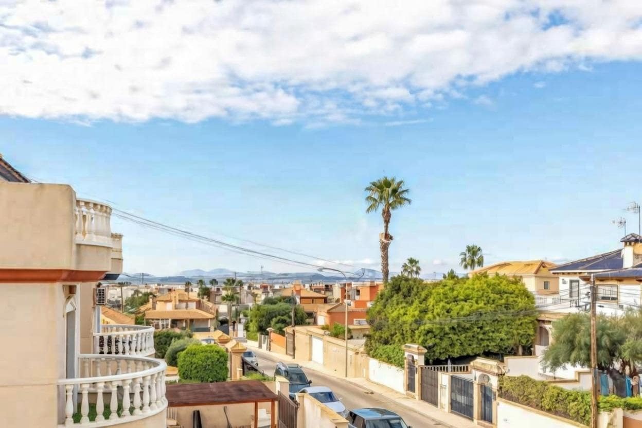 4 sovrum Villa till salu i Aguas Nuevas med pool garage - 499 000 € (Ref: 9674372)