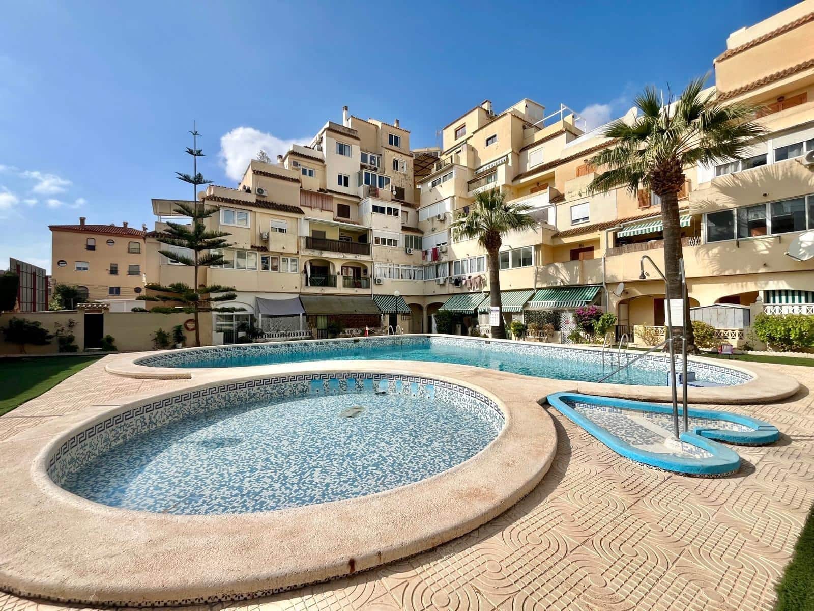 Studio for sale in Torrevieja with pool - € 82,000 (Ref: 9674374)
