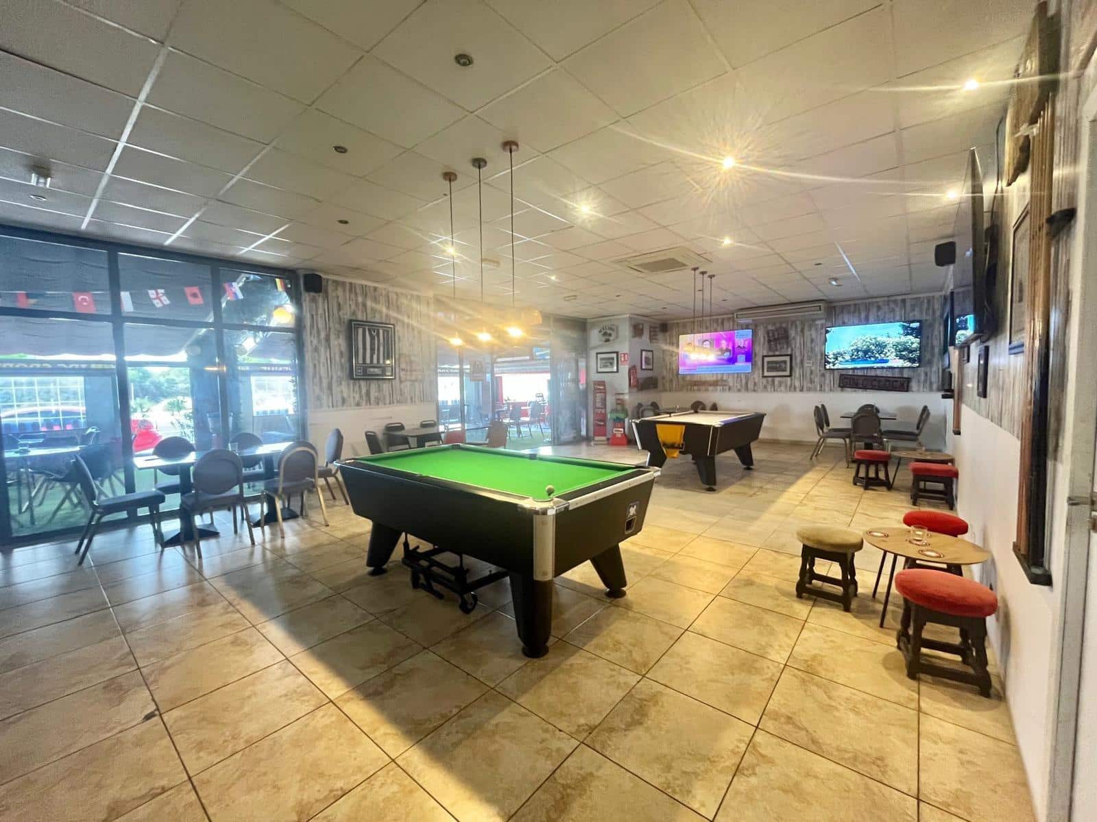 Business for rent in Orihuela Costa - € 1,325 (Ref: 9674383)