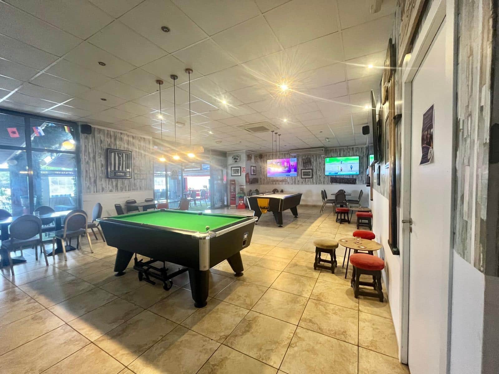 Business for rent in Orihuela Costa - € 1,325 (Ref: 9674383)