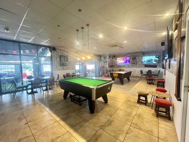 Business for rent in Lomas de Cabo Roig - Los Dolses, Orihuela - € 1,325 (Ref: 9674383)