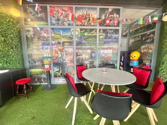 Business for rent in Lomas de Cabo Roig - Los Dolses, Orihuela - € 1,325 (Ref: 9674383)